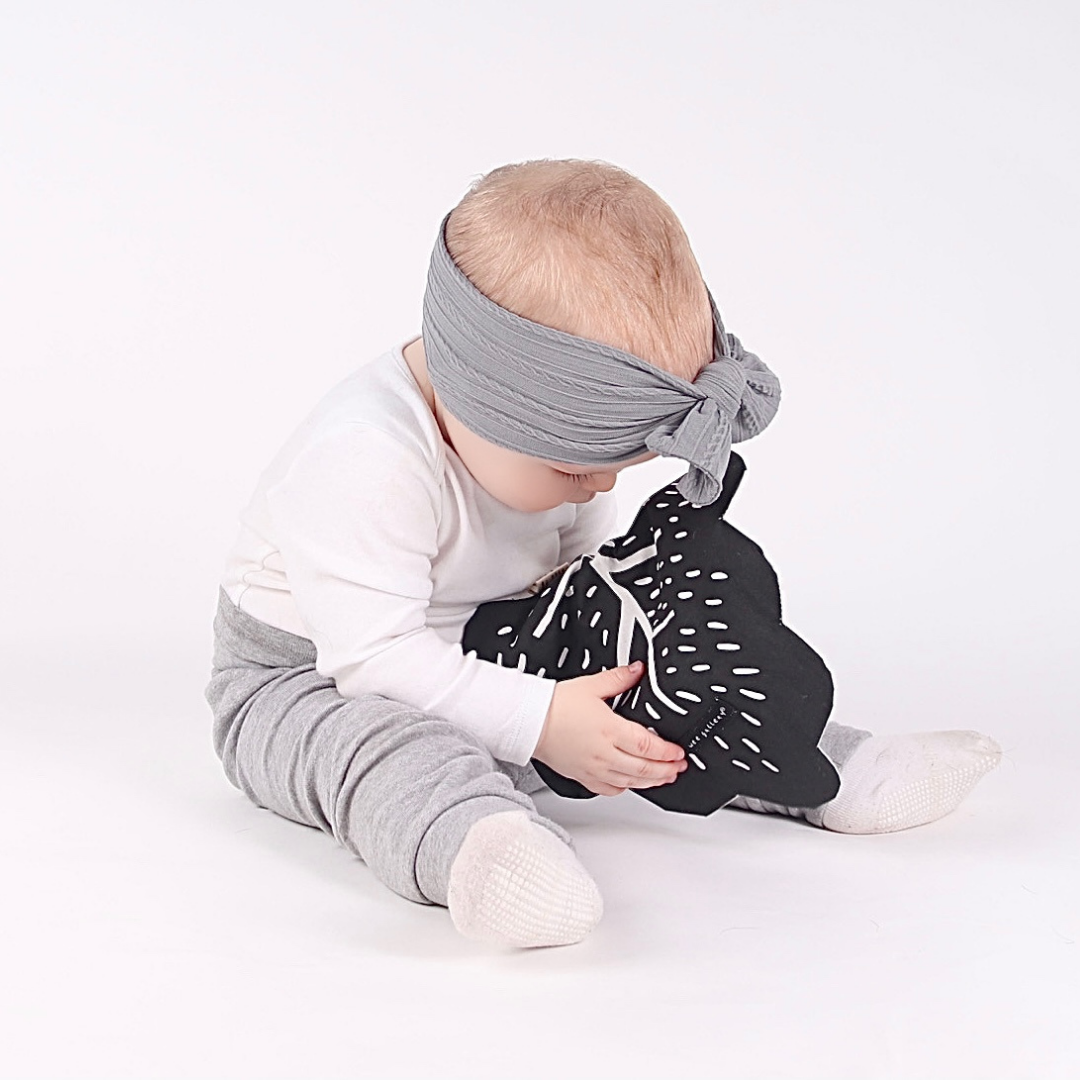 Black & White Sensory Bin for Babies 
